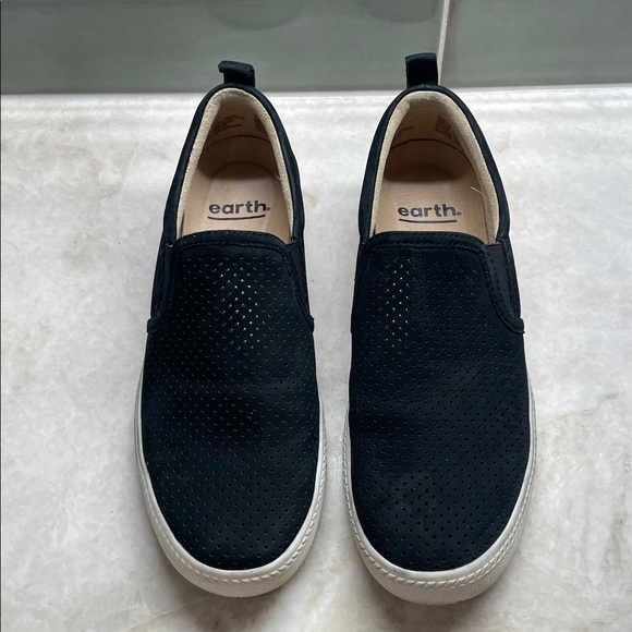 Earth Shoes - Earth Midnight Black Suede Perforated Slip-Ons. Size 7.